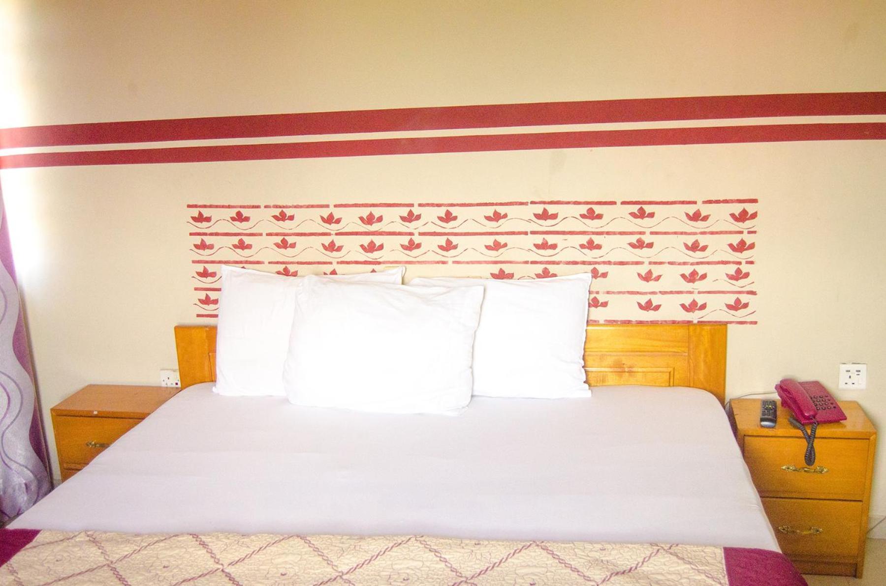 Hotel Francilia Кейп Коуст Екстериор снимка