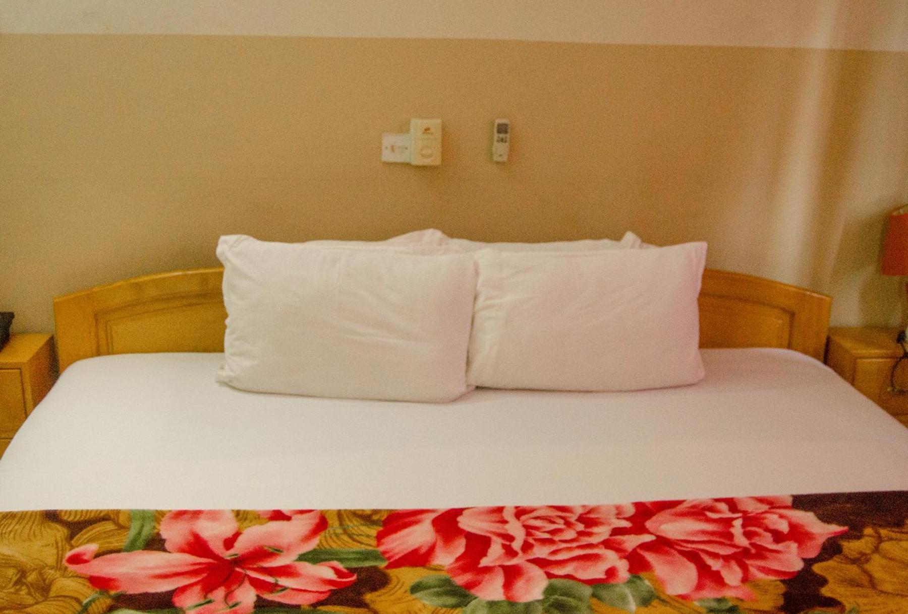Hotel Francilia Кейп Коуст Екстериор снимка